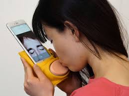 Revolutionizing Long-Distance Relationships: Kissenger, the Device That Transmits Kisses 6 Revolutionizing Long-Distance Relationships: Kissenger, the Device That Transmits Kisses