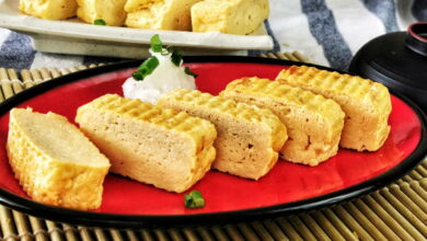 How to make tamagoyaki (Japanese rolled omelet) 2 How to make tamagoyaki (Japanese rolled omelet)