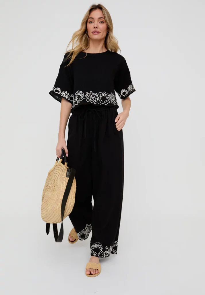 Effortless Elegance: Why Raffya is the Must-Have Label for the Modern Wardrobe 2 Effortless Elegance: Why Raffya is the Must-Have Label for the Modern Wardrobe